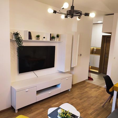 Center Firefly Gardens Apartment Novi Sad Dış mekan fotoğraf