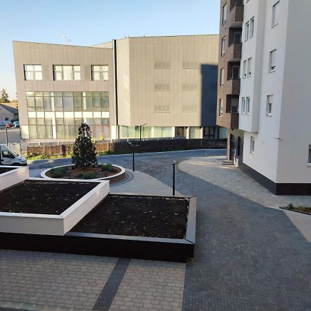 Center Firefly Gardens Apartment Novi Sad Dış mekan fotoğraf