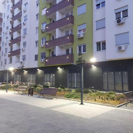 Center Firefly Gardens Apartment Novi Sad Dış mekan fotoğraf