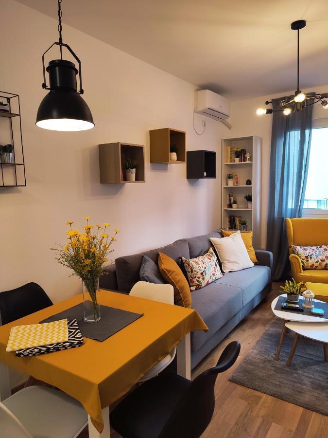 Center Firefly Gardens Apartment Novi Sad Dış mekan fotoğraf