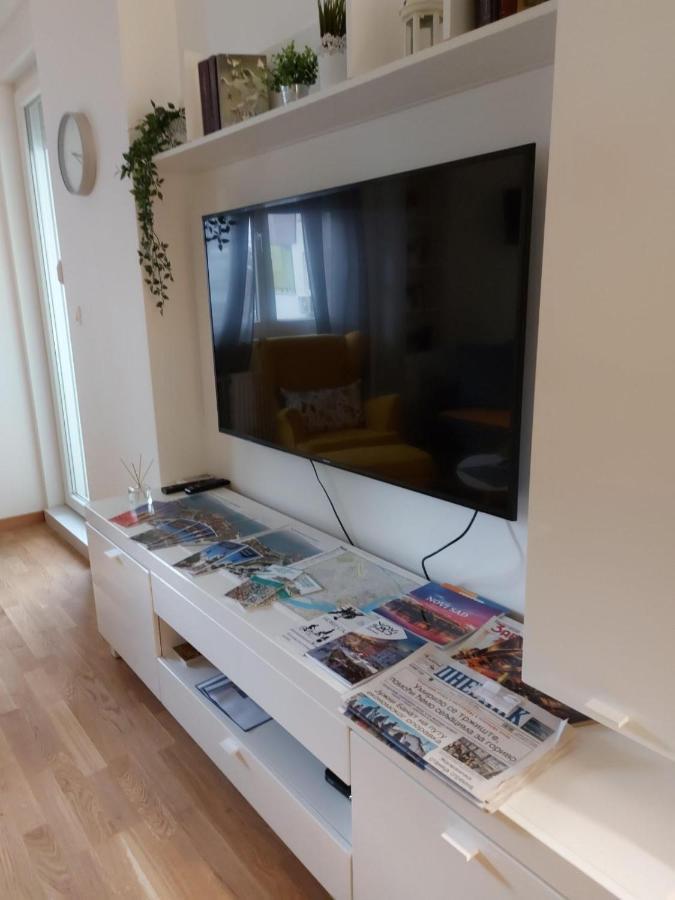 Center Firefly Gardens Apartment Novi Sad Dış mekan fotoğraf