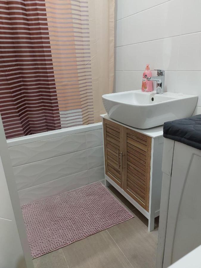 Center Firefly Gardens Apartment Novi Sad Dış mekan fotoğraf